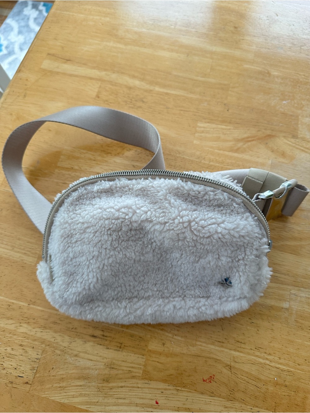 Lululemon everywhere belt bag